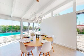 Dining - Remodeled midcentury charmer with private salt water pool spa and mountain views (Rancho Mirage)