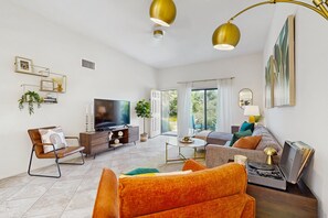 Smart TV - Dog-friendly condo in gated community with on-site pool, hot tub, tennis & W/D (Palm Springs)