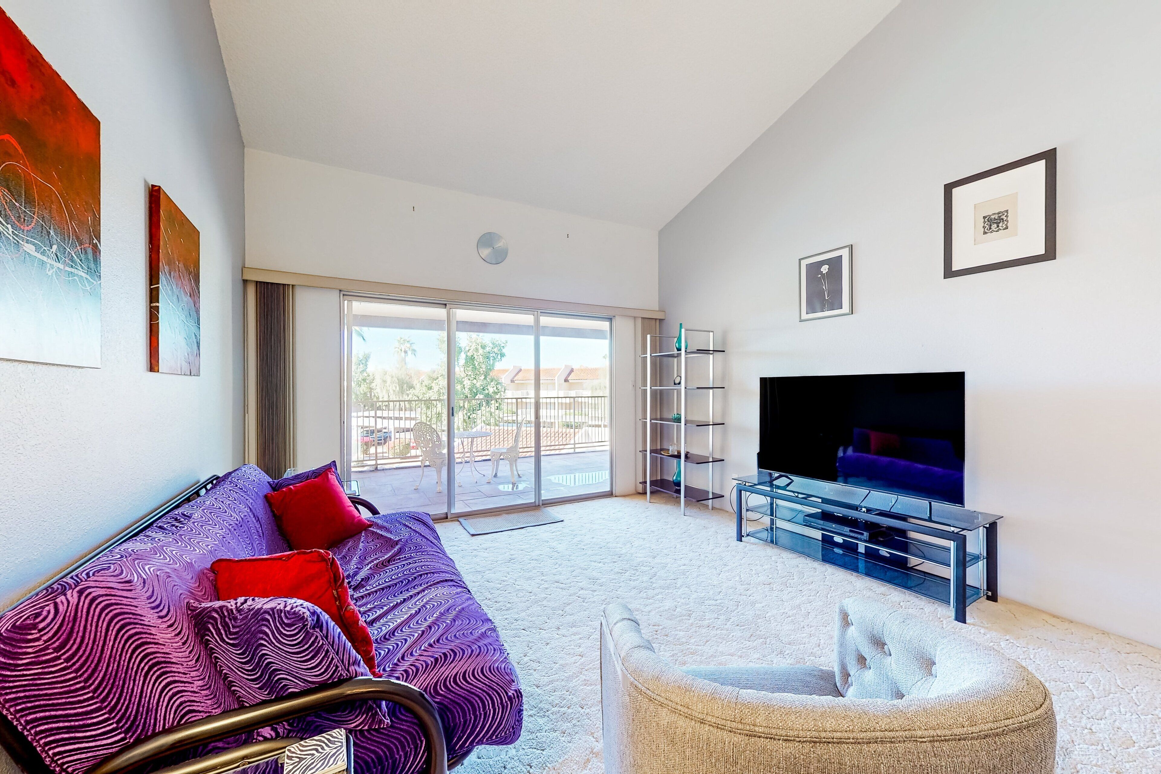Smart TV, DVD player, books