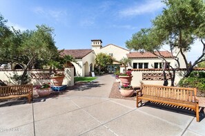 Property grounds - Amazing home with fitness room, tennis court, hot tub, pool, kitchen, & patio (Sun City West)