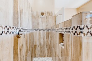 Shower, hair dryer, towels - Amazing home with fitness room, tennis court, hot tub, pool, kitchen, & patio (Sun City West)