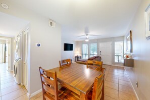 Dining - Sun Valley condo with a patio, washer/dryer, & AC - pool, hot tub, grill access (Scottsdale)