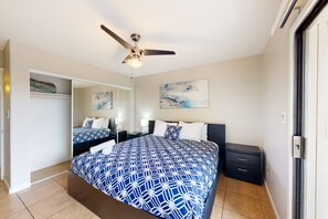 2 bedrooms, iron/ironing board, free WiFi, bed sheets - Sun Valley condo with a patio, washer/dryer, & AC - pool, hot tub, grill access (Scottsdale)