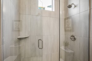 Shower, hair dryer, towels - 1st-floor condo with mountain views, pool, hot tub, private balcony, AC, & W/D (Tucson)