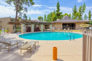 Pool - Ground-floor condo with pool, hot & central AC - close to Old Town, attractions (Scottsdale)
