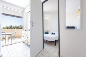 1 bedroom, iron/ironing board, bed sheets - Pearl of the Ocean 30 mètres de la mer (Valras-Plage)