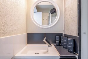 Shower, hair dryer, towels, shampoo - Pearl of the Ocean 30 mètres de la mer (Valras-Plage)