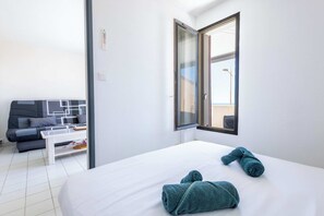 1 bedroom, iron/ironing board, bed sheets - Pearl of the Ocean 30 mètres de la mer (Valras-Plage)