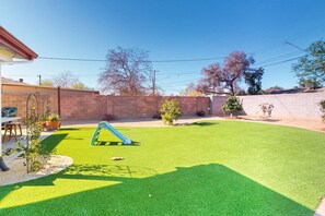 Children’s area - Charming home with large yards and excellent location for any interests (Phoenix)