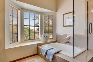 Shower, hair dryer, towels - Refined spacious home with enclosed yard, pool, games, formal dining, AC, & W/D (Scottsdale)