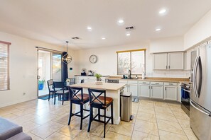 Fridge, microwave, oven, stovetop - Spectacular home with private pool & pool chiller, grill, loft w/ games (Phoenix)