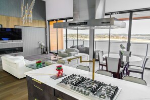 Dining - Retreat at Lake Travis Austin/Water Front /Boating (Austin)