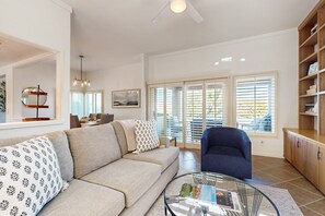 Smart TV - Classy Sommerset condo w/stunning views, pools & tennis courts, pickleball (Palm Desert)