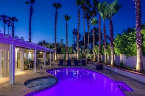 A heated pool - Relax at this remodeled home & casita w/ private pool & spa - 2 dogs OK (Palm Springs)