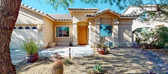 Home with private outdoor space, grill, central AC, & washer/dryer