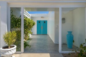 Exterior detail - Modern Home w/Gorgeous Backyard, Pool, Hot Tub & Mountain Views - Dogs ok (Palm Desert)