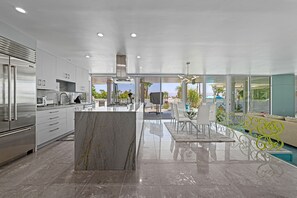 Fridge, microwave, oven, stovetop - Modern Home w/Gorgeous Backyard, Pool, Hot Tub & Mountain Views - Dogs ok (Palm Desert)