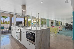 Fridge, microwave, oven, stovetop - Modern Home w/Gorgeous Backyard, Pool, Hot Tub & Mountain Views - Dogs ok (Palm Desert)