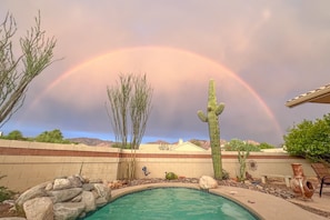 A heated pool - Wonderful desert retreat near hiking with private pool, fast WiFi & gas grill (Oro Valley)