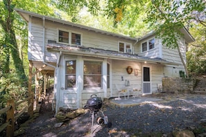 Exterior - Boone Dual-Suite Home | 2 Kitchens | Sleeps 10–12 (Boone)