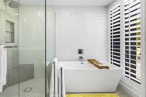 Shower, hair dryer, towels - Convenient & well-equipped condo at Sundance Resort w/private pool & spa (Palm Springs)