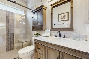 Shower, hair dryer, towels - Dog-Friendly Oro Valley Retreat | Private Hot Tub, Catalina Views & Shaded Patio (Oro Valley)