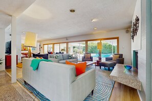 Interior - Classic '50s Home w/ a Private Pool, Spa, & Gas Grill - Close to Downtown (Palm Springs)