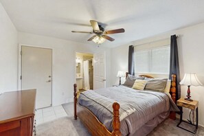 2 bedrooms, desk, iron/ironing board, free WiFi