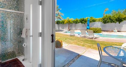 Elegant Wexler home with private outdoor pool & spa - 2 dogs welcome