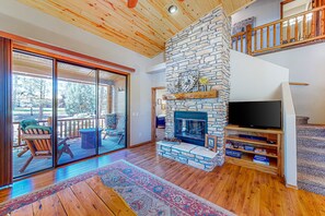 Smart TV, fireplace - Charming mtn-view townhouse w/fireplace, patio, grill, streaming, washer/dryer (Show Low)