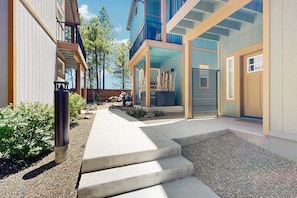 Exterior detail - Modern, two-story condo with balcony - near downtown, NAU & great trails (Flagstaff)