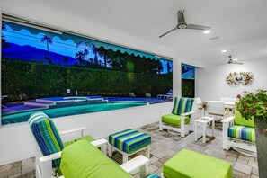 A heated pool - Bright mid-century modern home w/ private pool and spa, gas grill, dogs welcome (Palm Springs)