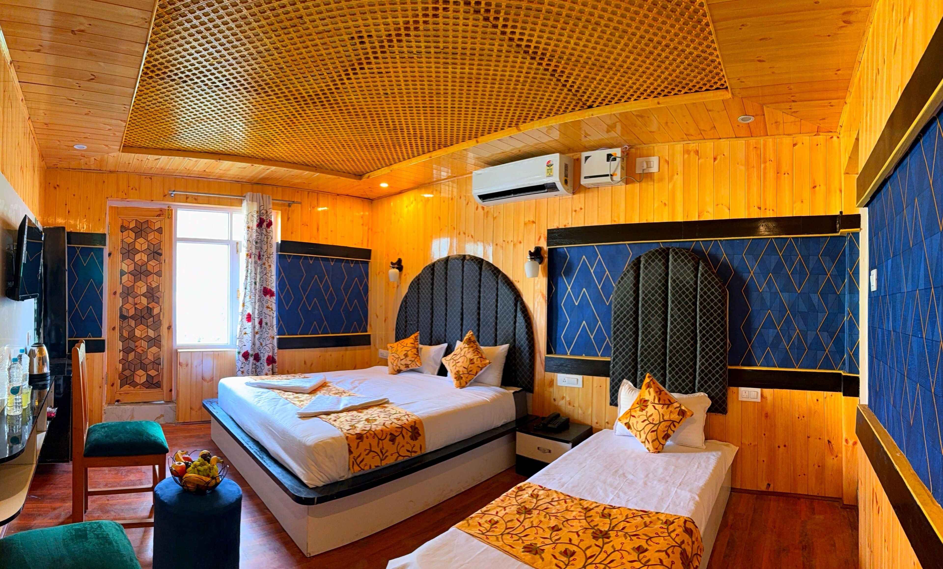 Deluxe Double Room, Air conditioning, Mountain View