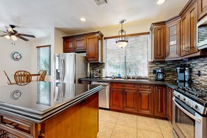 Coffee/tea maker, fridge, microwave, oven - Beautiful home with private pool, outdoor kitchen & enclosed yard (Indio)