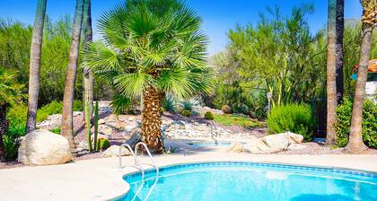 Charming first floor condo w/ shared heated pool, hot tub, tennis courts