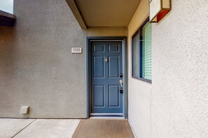 Exterior detail - Ventana Canyon gem with pool, hot tub, gym, desk, and free WiFi (Tucson)