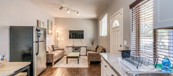 Eastside casita with free WiFi, central AC, private W/D, and kitchenette