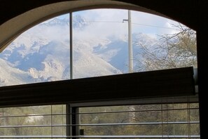 Interior - Spacious condo in central location with mountain views, pool & gym (Tucson)