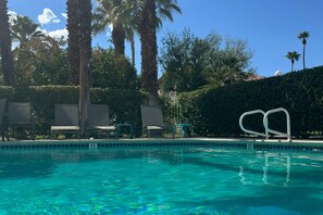 A heated pool - Inviting townhouse w/mtn. views,  community pools & spas-close to golf & hiking (Palm Springs)