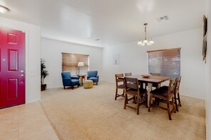 Dining - Captivating desert home with private pool, game room, grill, backyard & W/D (Tucson)