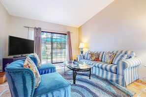 Smart TV, DVD player - Inviting, dog-friendly condo with outdoor pool, pool spa & tennis access (Palm Springs)