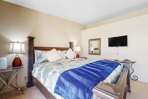 1 bedroom, iron/ironing board, free WiFi, bed sheets - Inviting, dog-friendly condo with outdoor pool, pool spa & tennis access (Palm Springs)