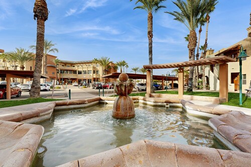 Sunny Tucson Family Retreat | Cozy Second-Level Condo Near University of Arizona