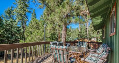 Dog-friendly mountain home with amazing views - near town & hiking