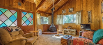 Dog-friendly mountain home with amazing views - near town & hiking