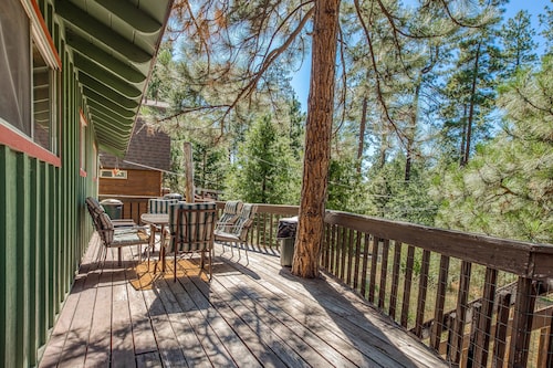Dog-friendly mountain home with amazing views - near town & hiking