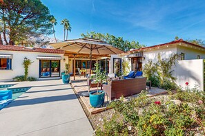 Terrace/patio - New, Spanish Colonial Revival Estate Dog FriendlY with Pool, Pickleball (Palm Springs)