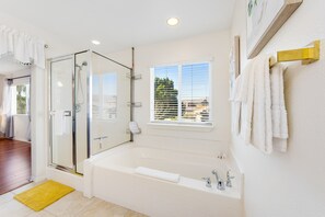 Shower, hair dryer, towels - Inviting and unique dog-friendly home with pool, pool spa, firepit, & W/D (Indio)