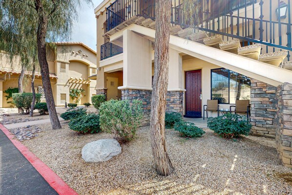 Exterior - Clean and welcoming king-suite w/ shared pool & hot tub (La Quinta)