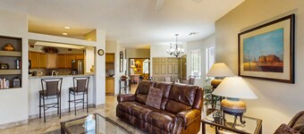 Charming dog-friendly condo with pool, hot tub, washer/dryer, & AC